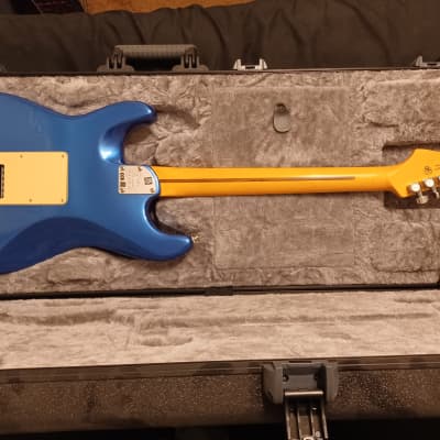 Fender American Ultra Stratocaster - Cobra Blue + Hard Shell Case image 5