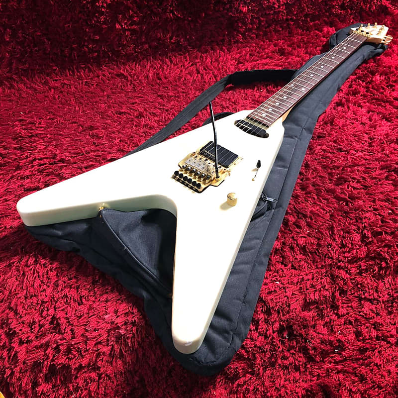 Electric Guitar Flying V FERNANDES FV-80K White Soft Case Arm