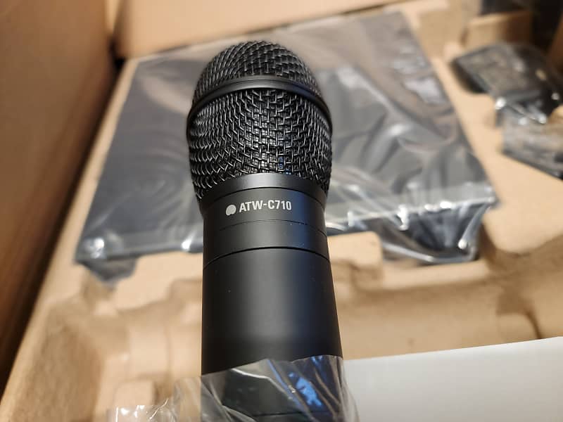 Audio-Technica ATW-3212/C710 3000 Series Wireless Handheld Microphone System  with ATW-C710 Capsule (EE1: 530 to 590 MHz) Reverb