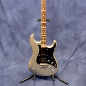 Fender Stratocaster 2012 sil image 3