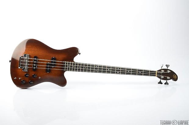 Martin electric bass guitar top