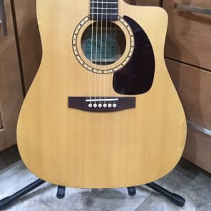 Simon and patrick luthier cheap s&p 6 spruce acoustic guitar