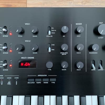 Korg Prologue 8 Polyphonic 49-Key 8-Voice Analog Synthesizer 2018 - Present - Black/Wood (Brand New/Open Box) image 4