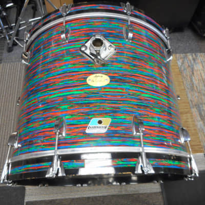 Ludwig Classic Maple Limited Edition Psychedelic Red 4 pc shell