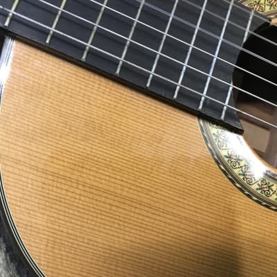 Aria concert classical guitar AC40 made in Japan 1970s in excellent condition with vintage hard case included . image 4