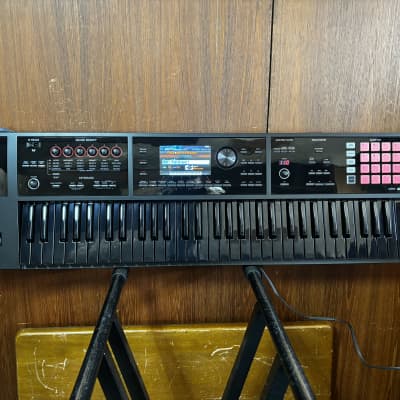 Roland FA-06B 61-key Music Workstation limited color ALL BLACK w/ gig bag