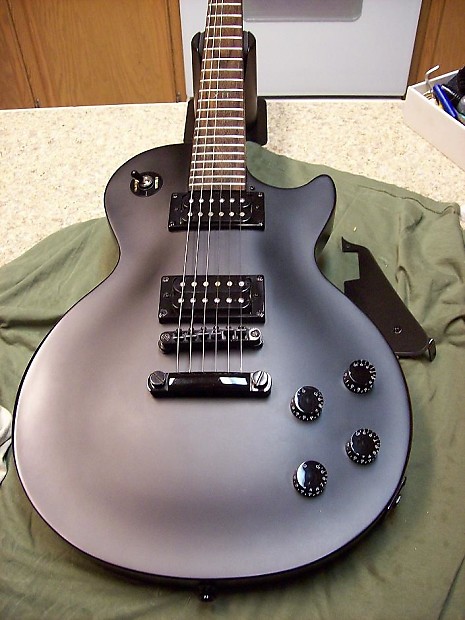 Epiphone les paul matte black new arrivals