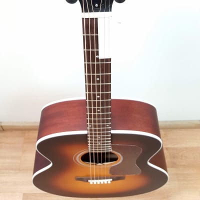 Guild USA F40 Antique Sunburst Jumbo Acoustic Guitar, All Solid body, made in the USA, includes case image 6