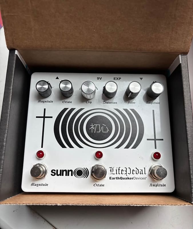 EarthQuaker Devices sunn O))) Life Pedal Octave Distortion +