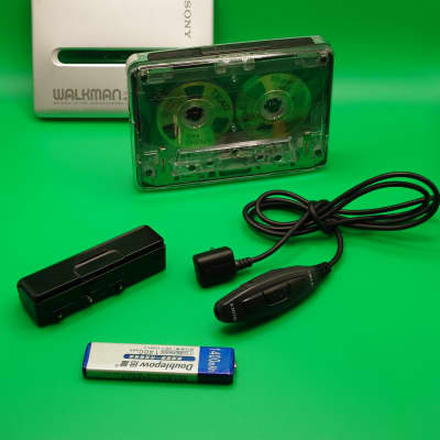 SONY WALKMAN WM-EX677　良品 Sony WM-EX677 Walkman Portable cassette player for playback