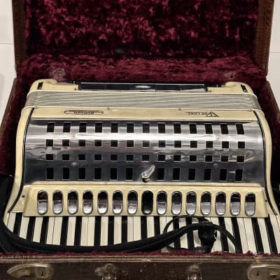 Pearl White Borsini ‘De Luxe’ Full-size Piano Accordion LMMH (41 Key/120 Bass) image 10