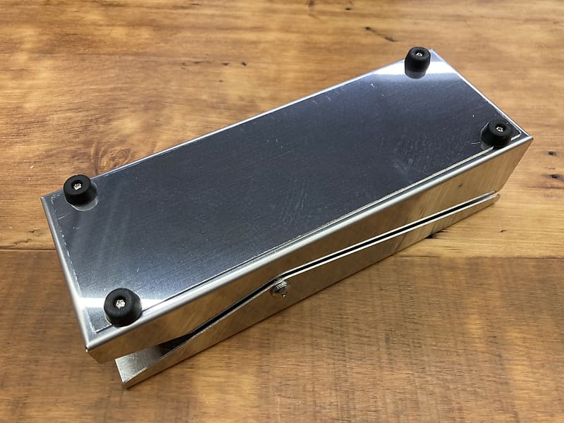 Shin’s Music Perfect Volume “Post-O-Stomp” Pedal early model side jack  version