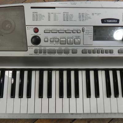 Yamaha DGX-300 Portable Grand | Reverb Yamaha DGX-300 Portable Grand | Reverb