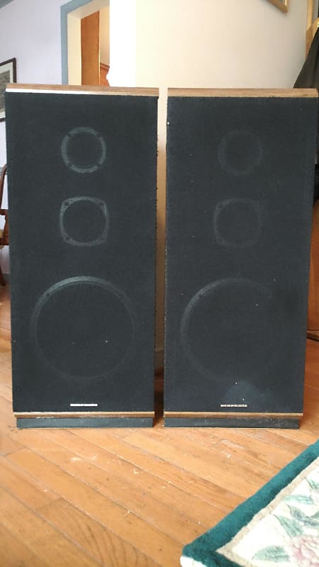 Marantz SP1050 speakers in good condition image 1
