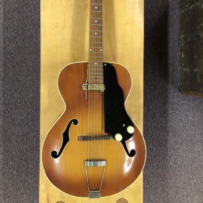 Archtop tribute AT105 Jr. Classic NEW Brown Sunburst / incl. Hard 