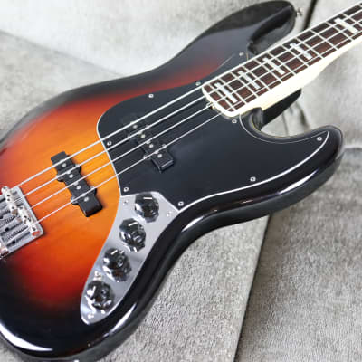 Fender American Deluxe Jazz Bass with Rosewood Fretboard 2012 - 3-Color Sunburst image 11
