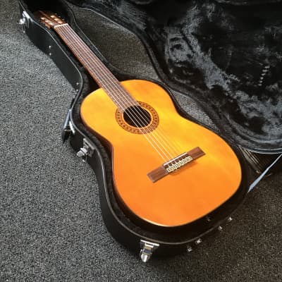 Lyle C-650 classical guitar made in Japan 1970s with hard case in very good condition image 3
