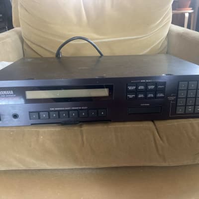 Yamaha TX802 FM Tone Generator 1986 - Black