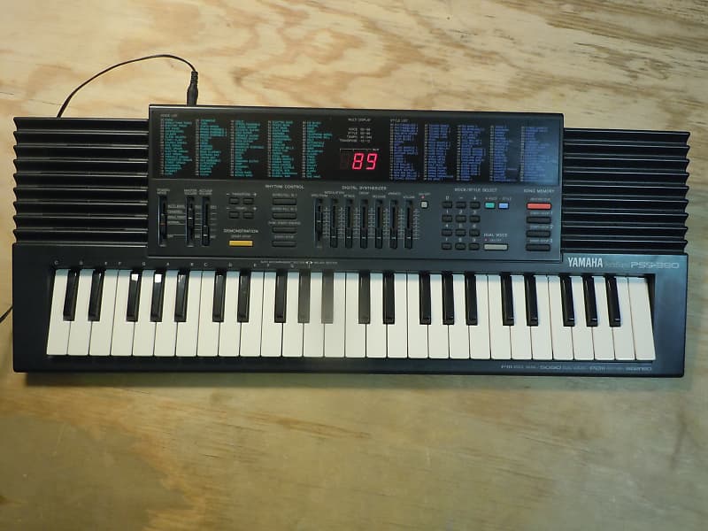 Yamaha PSS 380 PortaSound Vintage Digital FM Synthesizer