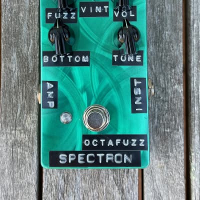 Shin’s Music Spectron Vintage Style Octafuzz Green Scratch