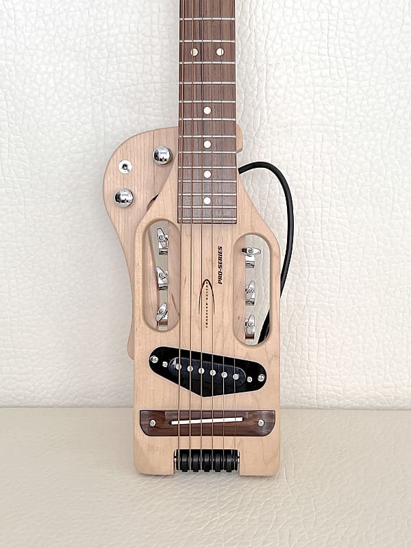 Traveler Guitar Pro Series Deluxe natural | Reverb