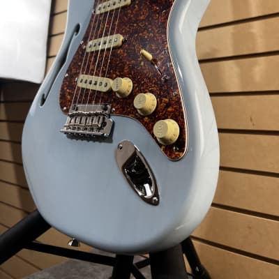 Fender American Professional II Thinline Stratocaster