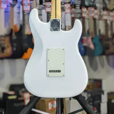 Fender Player Stratocaster Left-handed - Polar White with Maple Fingerboard Authorized Deal! 317 image 7