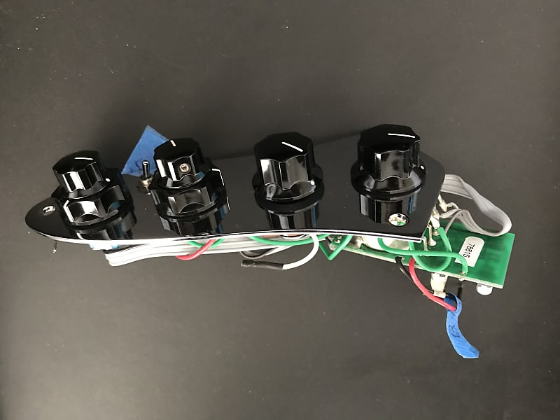 Fender American Deluxe Jazz Bass Preamp | Reverb