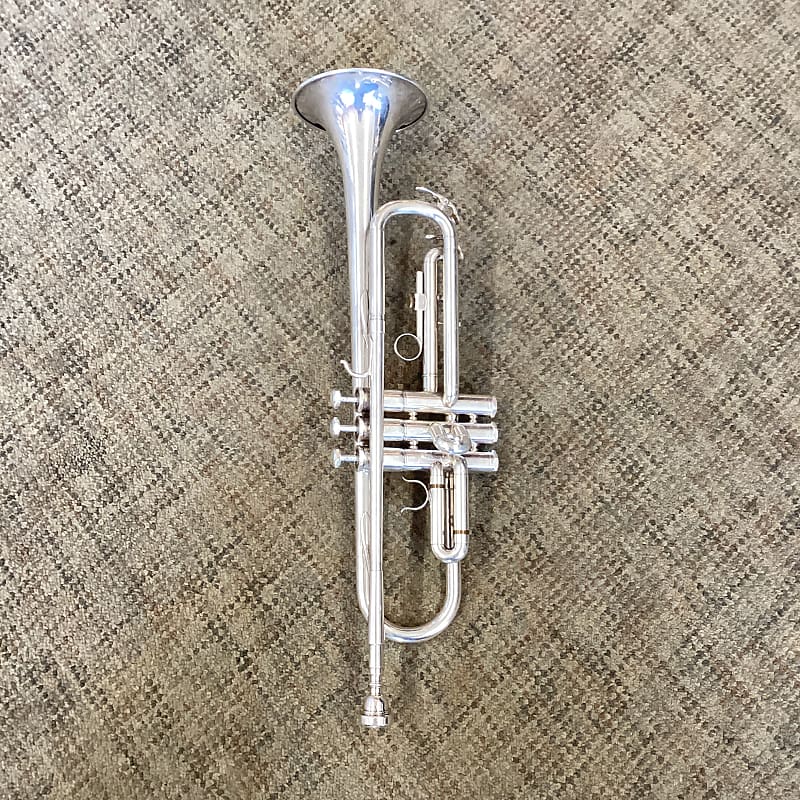 Schilke M2 Bb Trumpet with mouthpiece and case