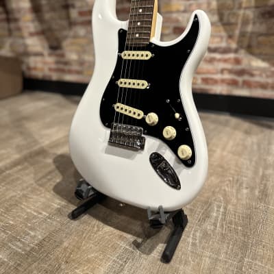 Fender American Performer Stratocaster | Reverb Canada