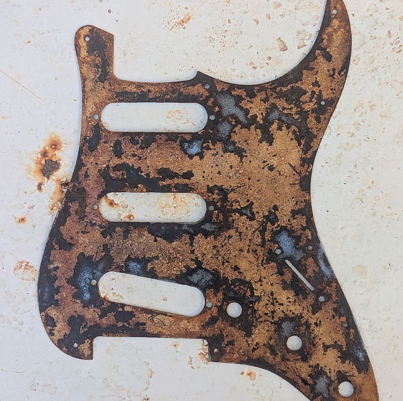 stratocaster pickguard - Steel rust relic image 1