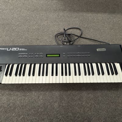 Roland U-20 61-Key RS-PCM Synthesizer 1989 - 1992 - Black