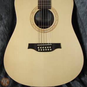 Seagull Excursion Walnut 12 String Isys +