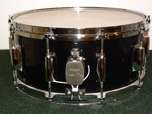 Hinger shop snare drum