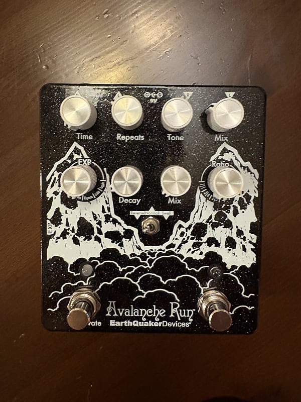 EarthQuaker Devices Avalanche Run Stereo Reverb & Delay with Tap Tempo V2