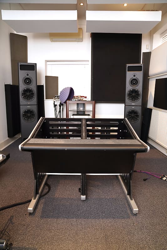 Zaor maestro 24 studio/ mastering desk Vicoustic Quick 10 days Sale RRP £2,200 image 1