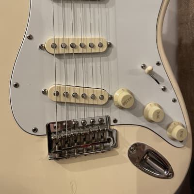 Beautiful Modified and Heavily Upgraded Fender Stratocatser 1994 Vintage Artic White, deep Roasted Neck - Treble Bleed, Blender Pot and Grease Buckets mods!! Upgraded Buddy Guy pups image 4