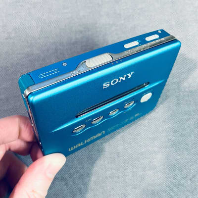 Sony WM-EX555 Walkman Cassette Player, Excellent Rare Blue ! Tested & Working ! image 3