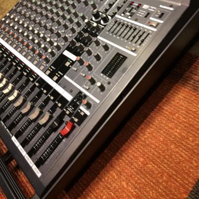 Yamaha EMX5000-12 12 Channel 1000w Powered Mixer | Reverb