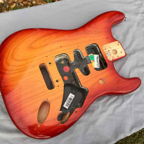 Fender American Deluxe Stratocaster Strat USA Ash BODY Cherry Sunburst image 3