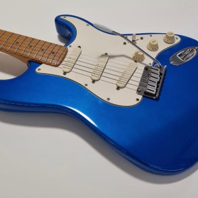 Fender Strat Plus with Maple Fretboard 1995 Electric Blue image 11