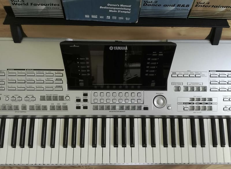 Yamaha Tyros 1 keyboard arranger workstation image 1