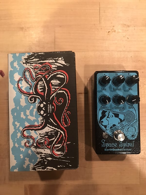 ギター earthquaker Space Spiral Space Spiral Modulated Delay Device — EarthQuaker Devices