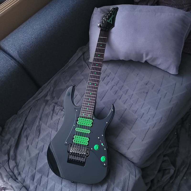 Ibanez uv7 2025