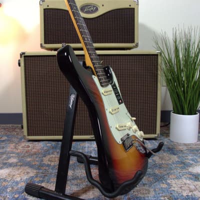 Fender – American Ultra Stratocaster – Ultraburst – w/Flight Case image 4