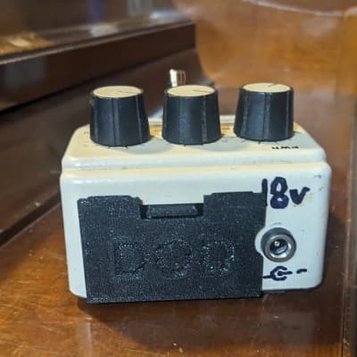 Battery cover replica DOD 5xx "GRAY Performer" narrow panel (with the jack plug) image 3