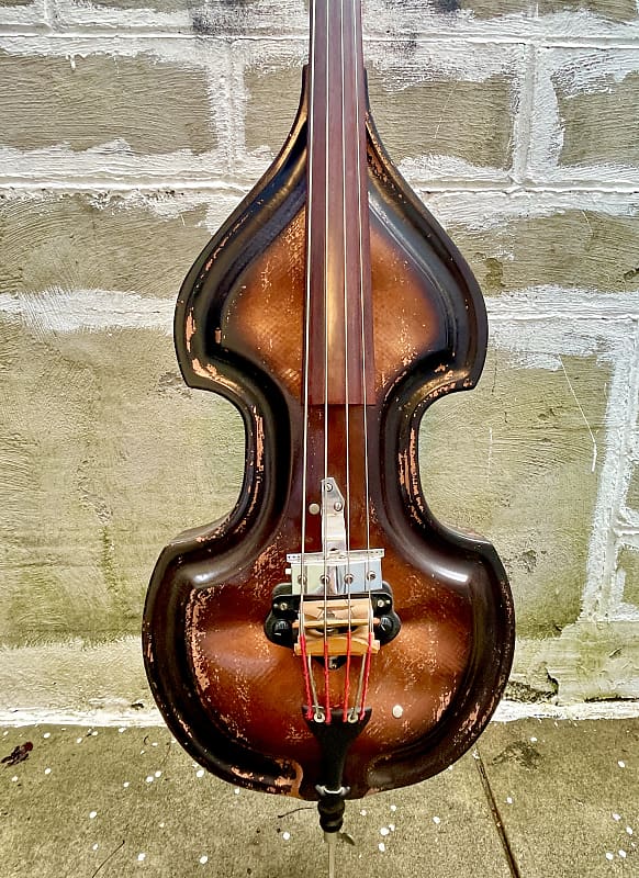 最終値下げ　希少　1960年代製　Ampeg baby bass 手渡し限定 Ampeg Baby Bass Electric Bass (late 1960s) | RetroFret