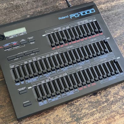 Roland PG-1000 Linear Synthesizer Programmer | Reverb Canada
