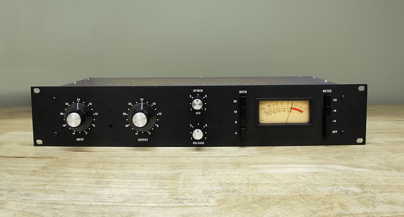 Hairball Audioの1176キットはRev.A、D、F/Gで製作可能