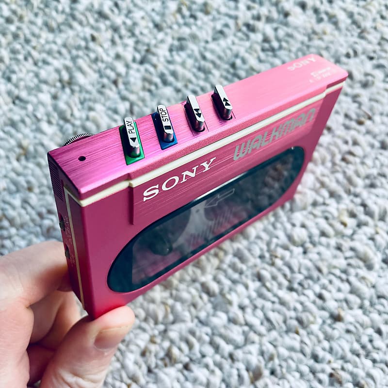 SONY　カセットウォークマン　WMー20 ピンク Sony WM-20 ▷ Walkman.land